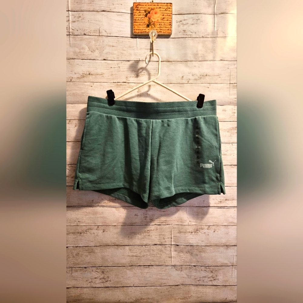 NWT Puma Womens Shorts Size XL Green